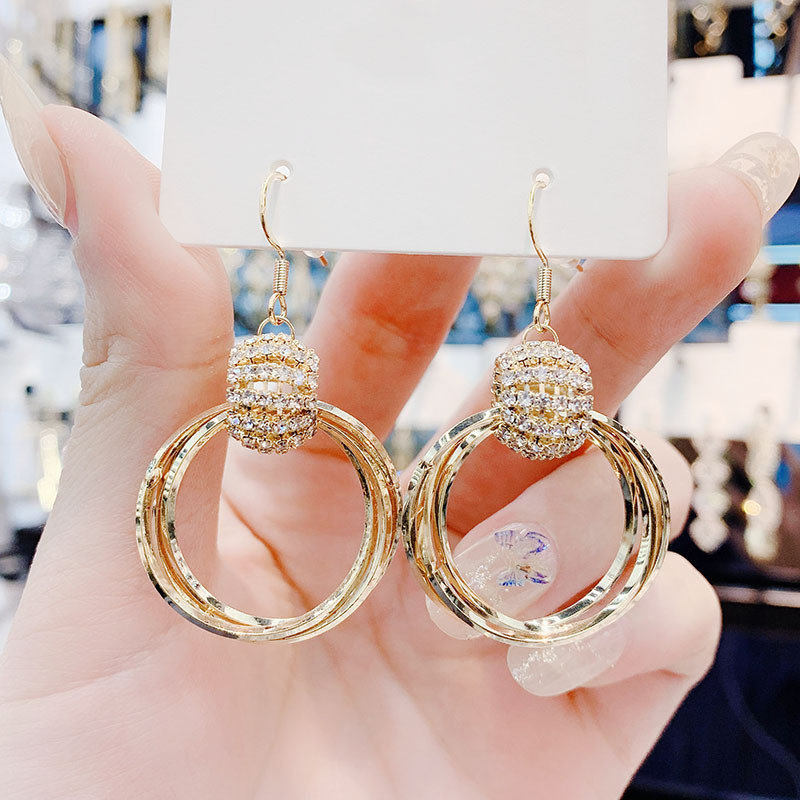 Korean Multi-layer Circle Alloy Earrings Wholesale display picture 5