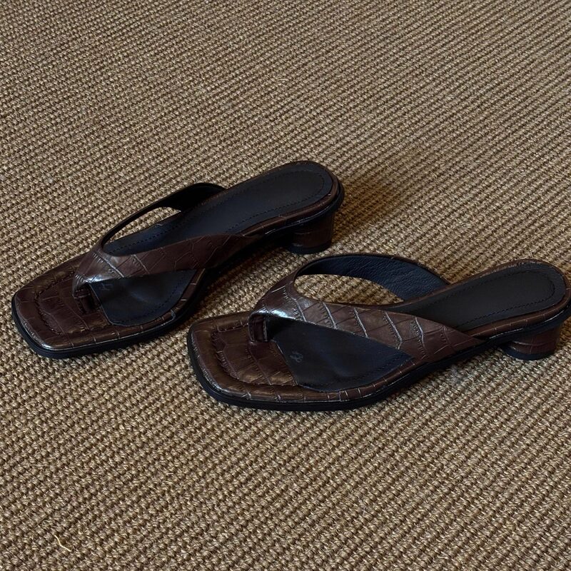 Sheepskin Version~French Retro Crocodile Pattern Square-Toe Chunky Heel Flip-Flops, New Summer Style Versatile Outdoor Thong Sandals Sheepskin Version~French Retro Crocodile Pattern Square-Toe Chunky Heel Flip-Flops, New Summer Style Versatile Outdoor Thong Sandals