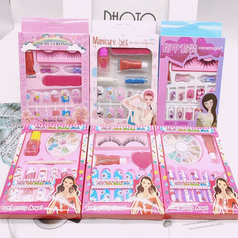 fake nails