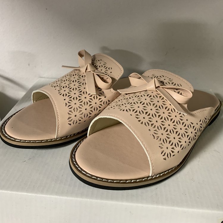 032008342376636830w2910h29