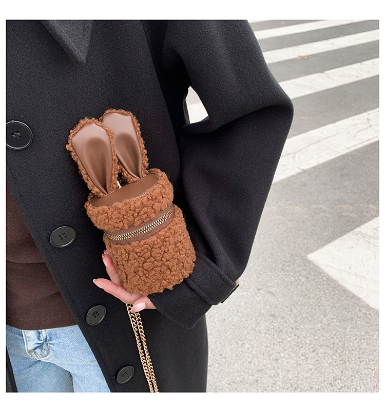 2021 winter new trendy female bag Korean cute rabbit ear plush messenger bucket bagpicture4