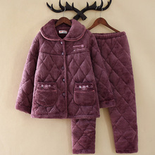 2024新款中老年妈妈睡衣女冬季珊瑚绒加厚三层夹棉中年家居服套装