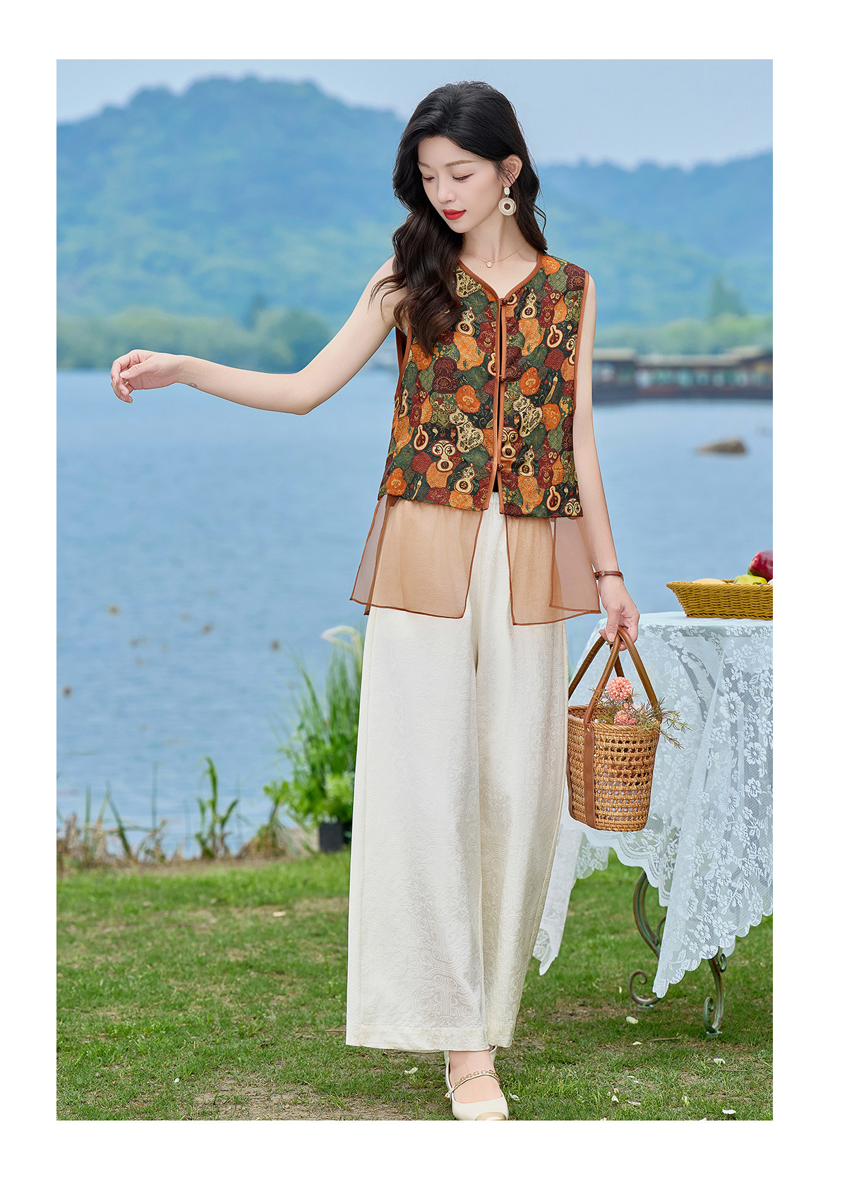 Bộ áo vest gile in họa tiết và quần ống suông phối đồ vintage nữ — Bầu hồ lô, Màu vàng chảy chi tiết 15