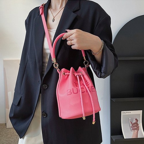Hand-held Bucket Bag for Women, 2025 New Model, European and American Fashion Trend, Letter Crossbody Bag, Versatile Shoulder Bag, Light Luxury