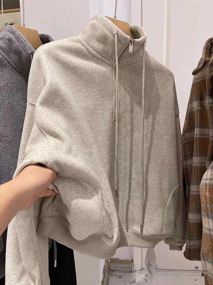 Retro demi-season sweatshirt with zipper