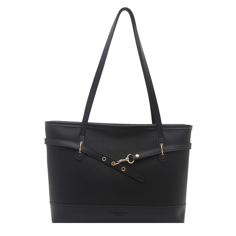 Bolsa de mano japonesa al por mayor Harajuku 2026 primavera nueva bolsa de hombro de lujo ligera bolsa de tendencia bajo la axila