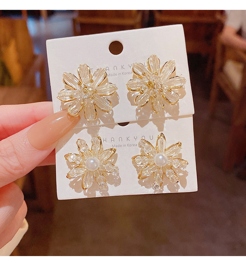 Sweet Flower Artificial Pearls Copper Plating Artificial Crystal Ear Studs