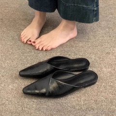 2025 春夏の新ファッショナブルなポインテッドトゥ包頭スリッパレトロ多用途フラットハーフスリッパ本革サンダル女性のための