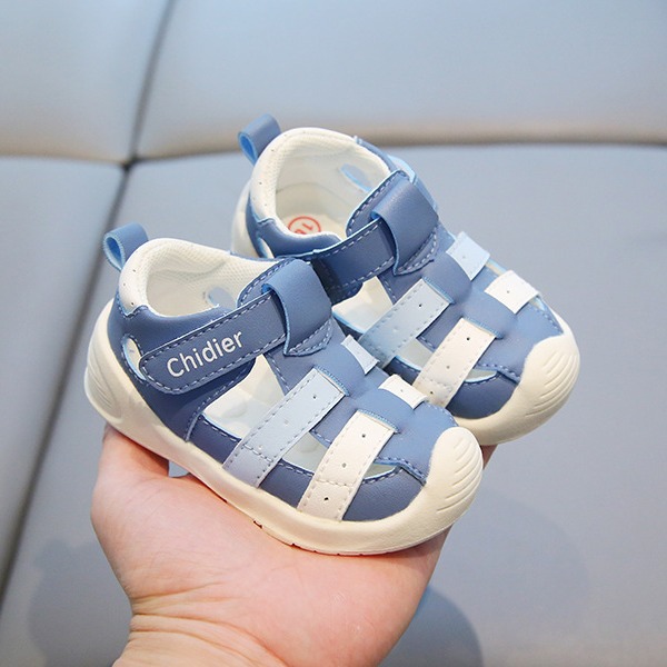 Sandalias de Baotou tejidas para niños 2024 nuevas sandalias de niña antideslizantes de fondo suave para niños de verano