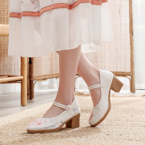 High-heeled shoes for women, square heel, shallow mouth, round toe embroidery, sexy slimming nightclub single shoes, wedding shoes