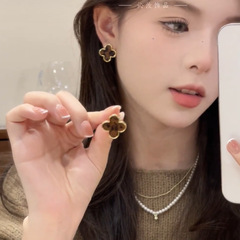 秋冬毛茸カレー色豹紋皮四葉草ピアスs 925銀針幸運草ピアス