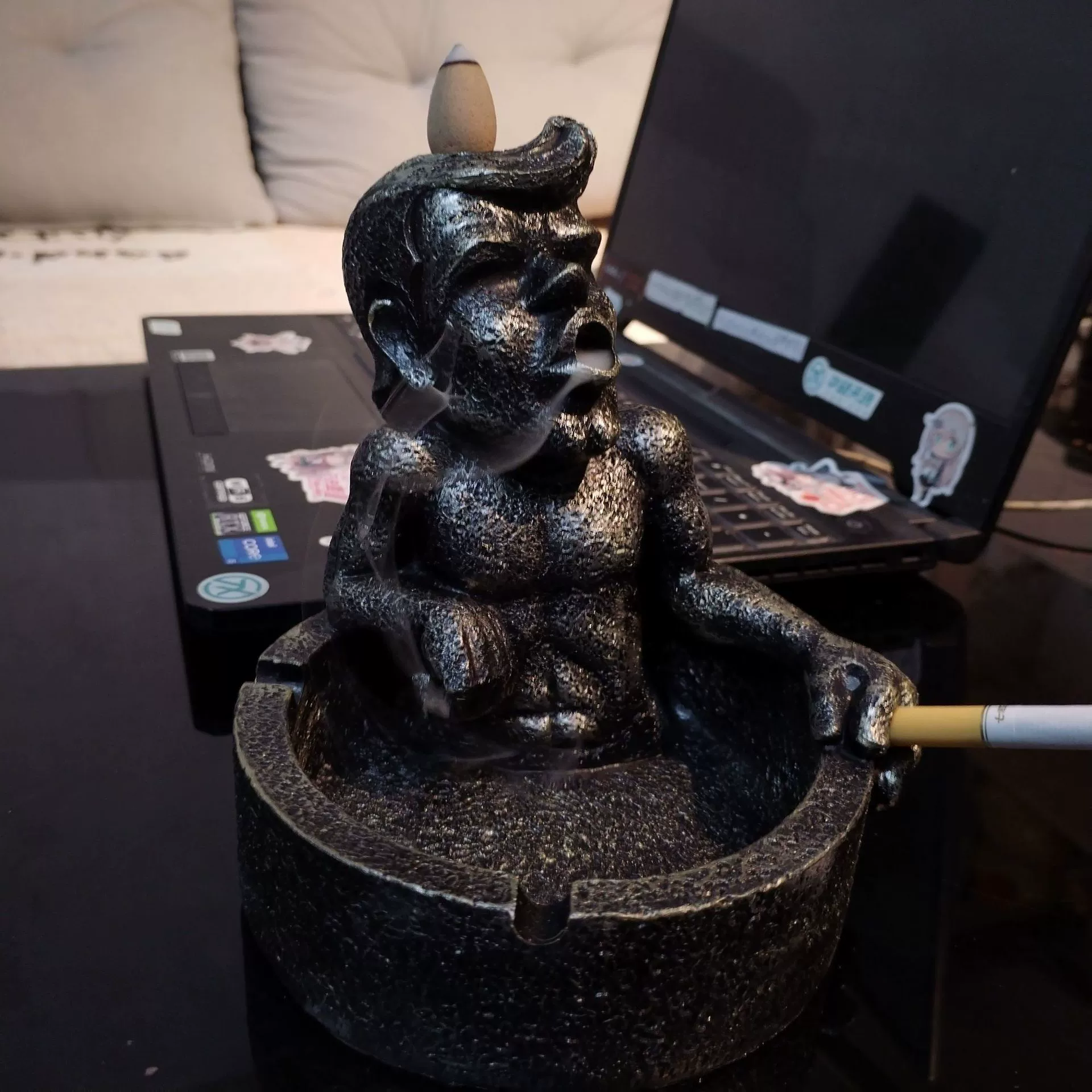 Мышечные мужские пепельницы из смолы поделки с реверсивным ароматом будут курить