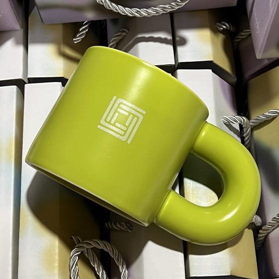 Fabricantes de tazas de marca LOGO tazas de recubrimiento personalizadas publicidad personalizada tazas de regalo de cerámica de hotel comercio exterior al por mayor