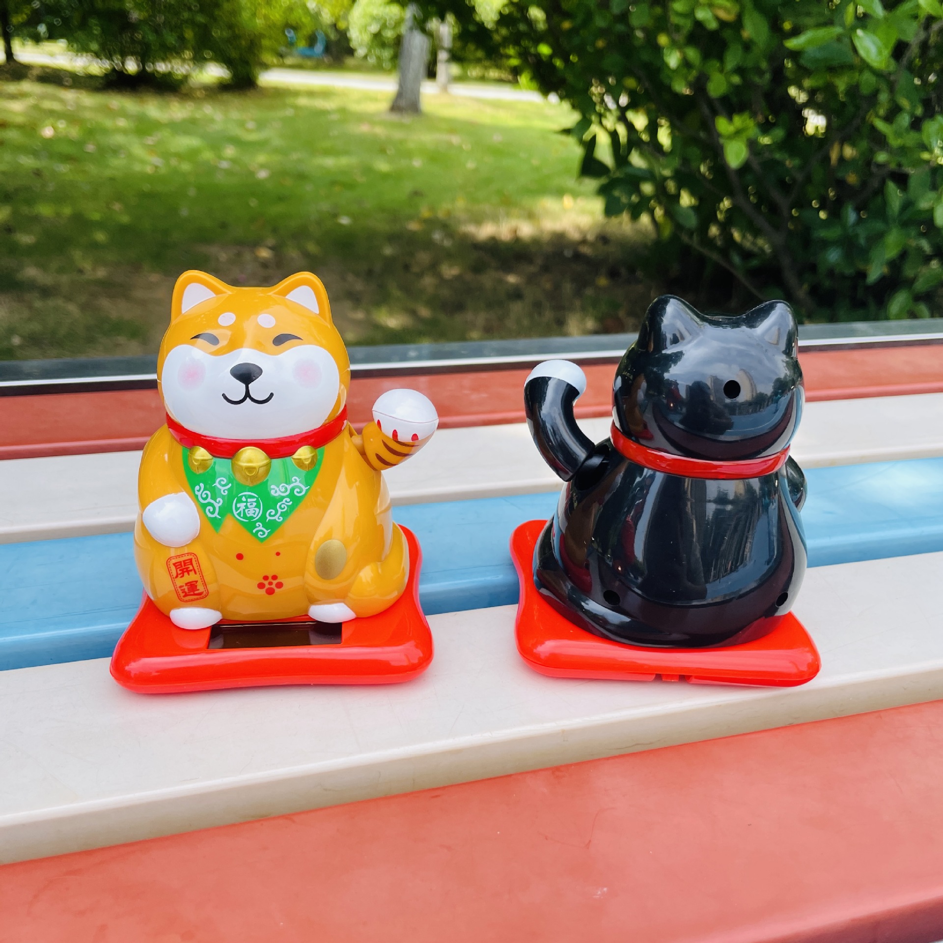 太阳能新款招财猫汽车摆件 发财猫招手猫居家装饰品 办公装饰品摆件详情3