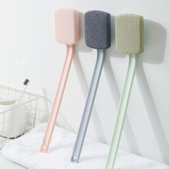 お風呂ブラシは神器を背負ってお風呂を洗います。背中をこすります。