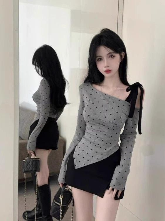 不规则灰色波点长袖t恤女春季新款设计感修身显瘦露肩打底衫上衣|undefined
