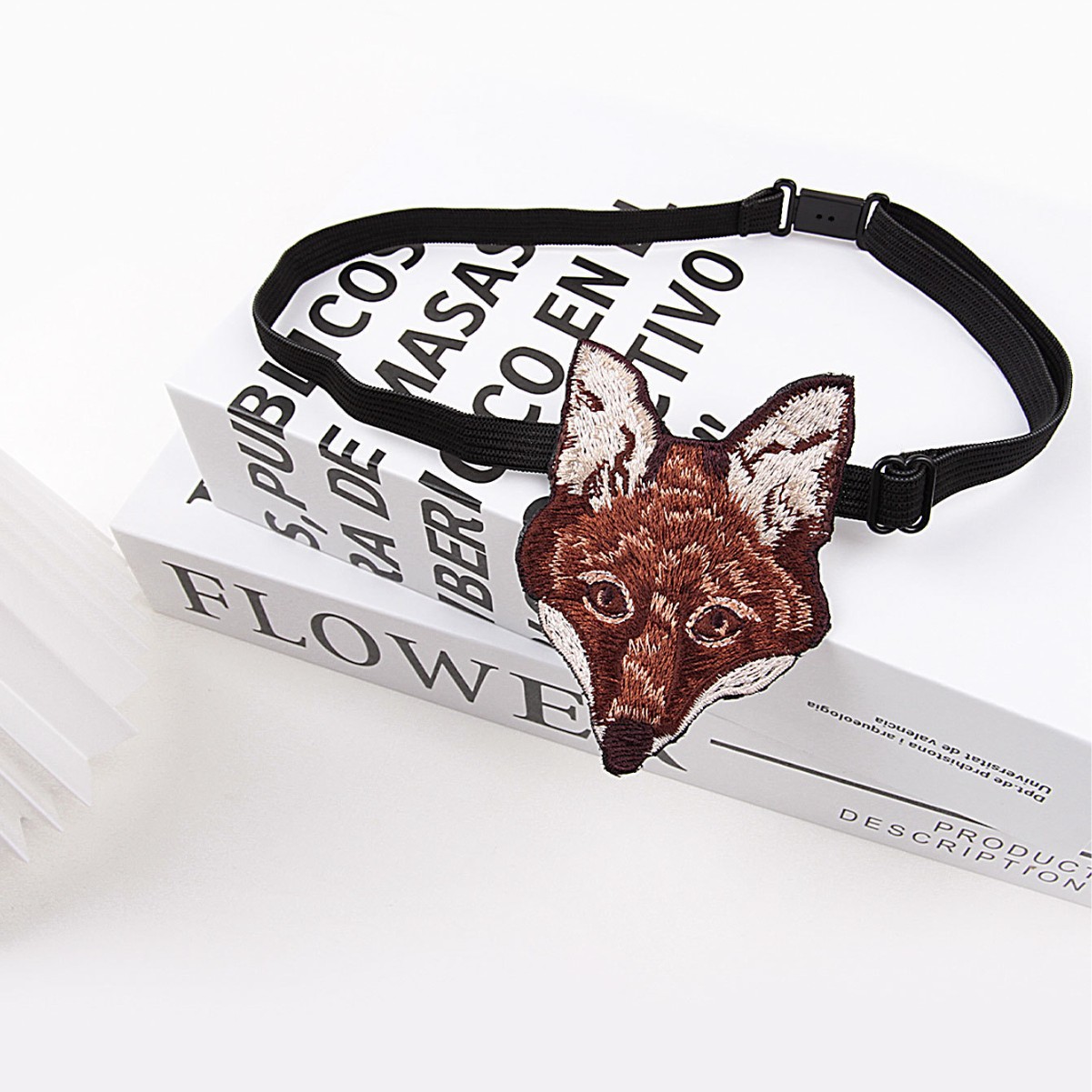 Papillon ricamato con testa di volpe da donna accessorio moda_voghion.com