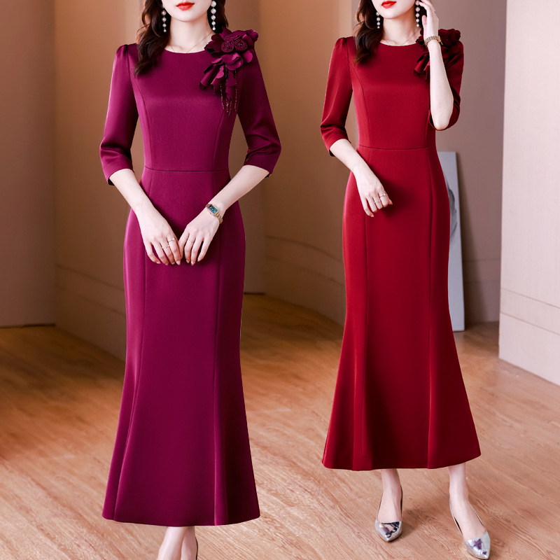 2023旗袍改良秋季紫色喜婆婆婚宴装敬酒服妈妈长款鱼尾礼服