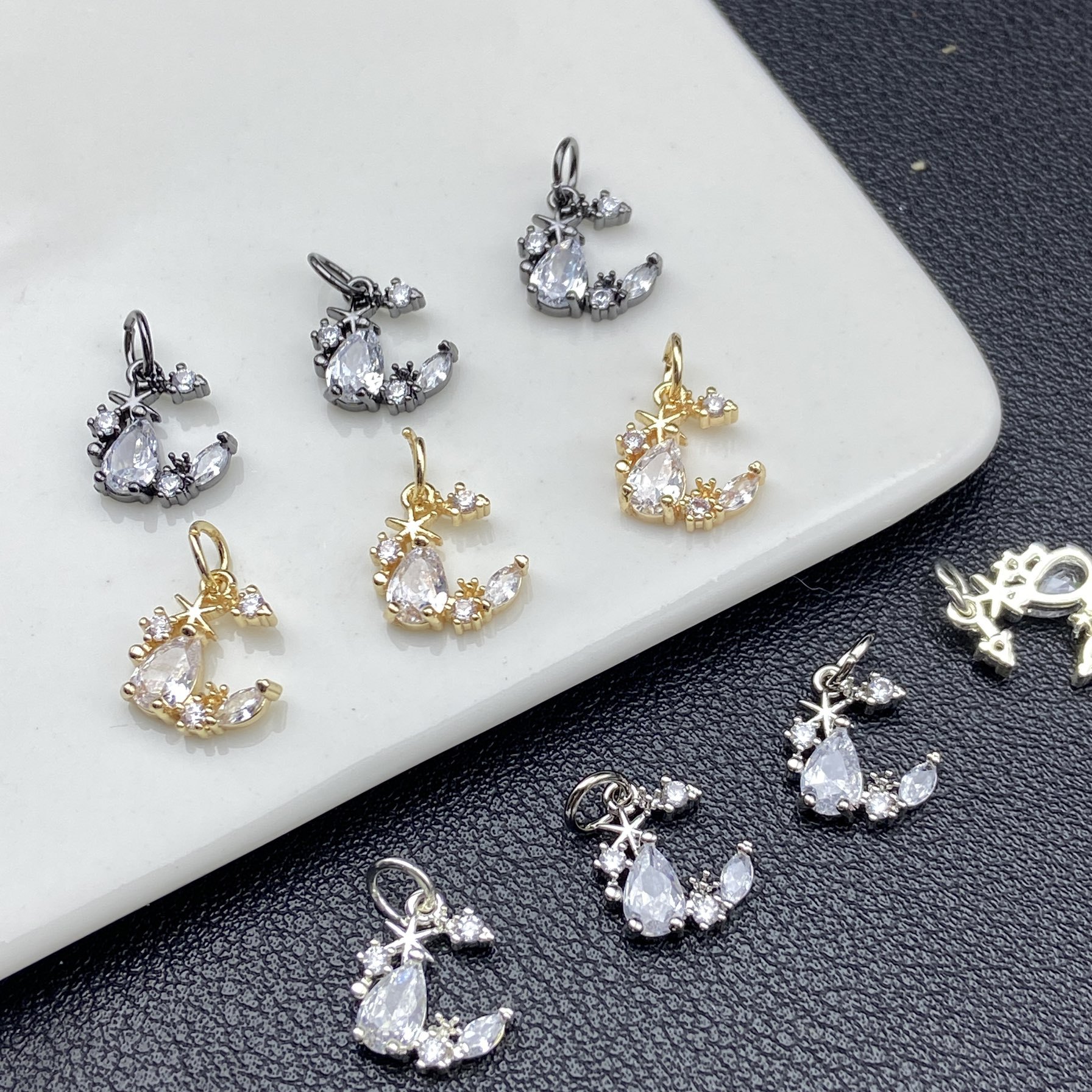 Pendant with zircon drop-shaped