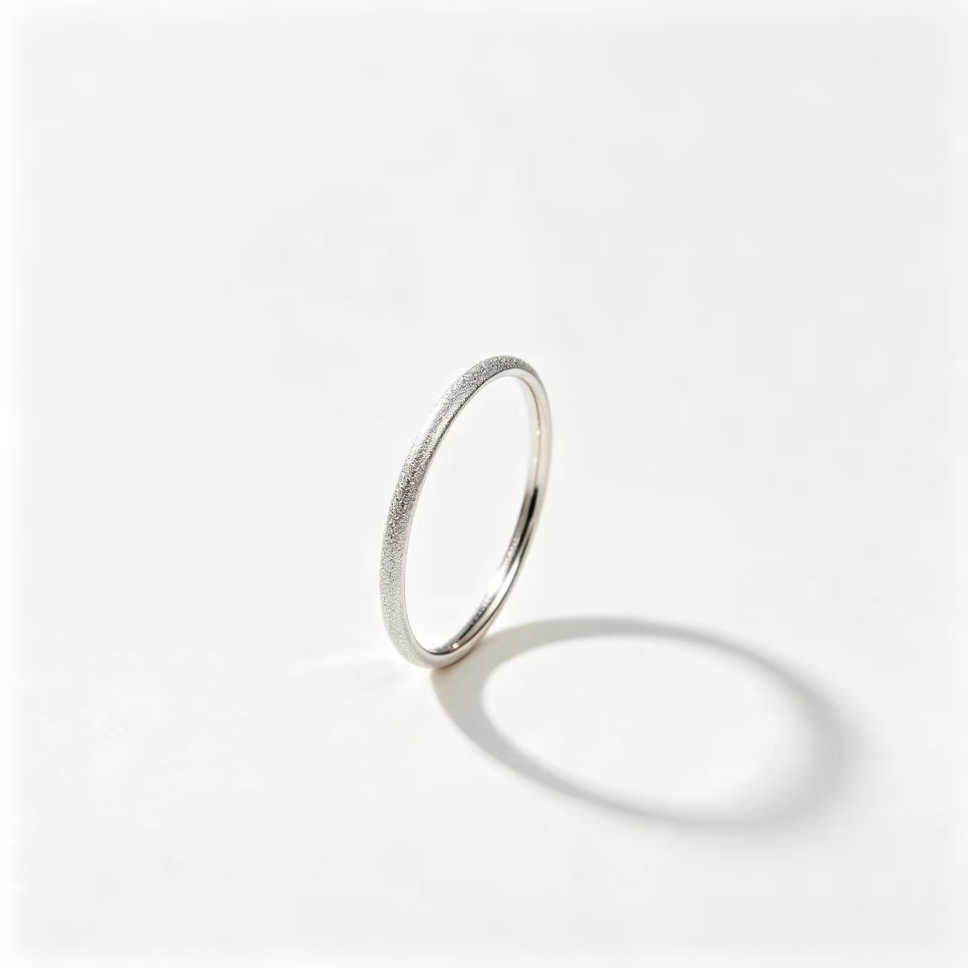 Anillo de Acero Inoxidable con Acabado Esmerilado y Diseño de Estrellas, Estilo Lujoso y Moderno para Mujer, Diseño de Moda, Anillo Sencillo para Parejas image 7