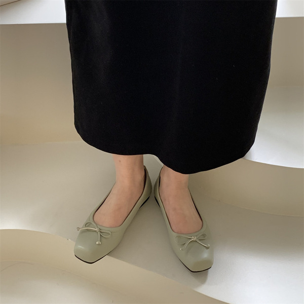 Demi-season ballet shoes square toe low-cut with bow