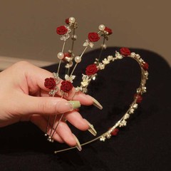 軽くて豪華なバラの髪のカチューシャのネットの赤い女性の森系の仙美の真珠の花の細いカチューシャの古風なチャイナドレスの新婦の頭飾り