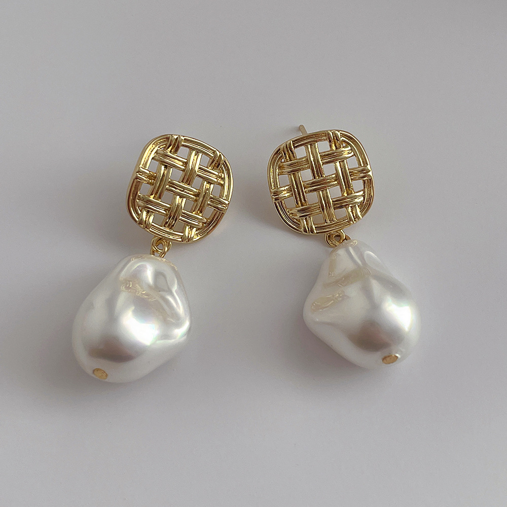 Fashion Moon Copper Pearl Drop Earrings 1 Pair