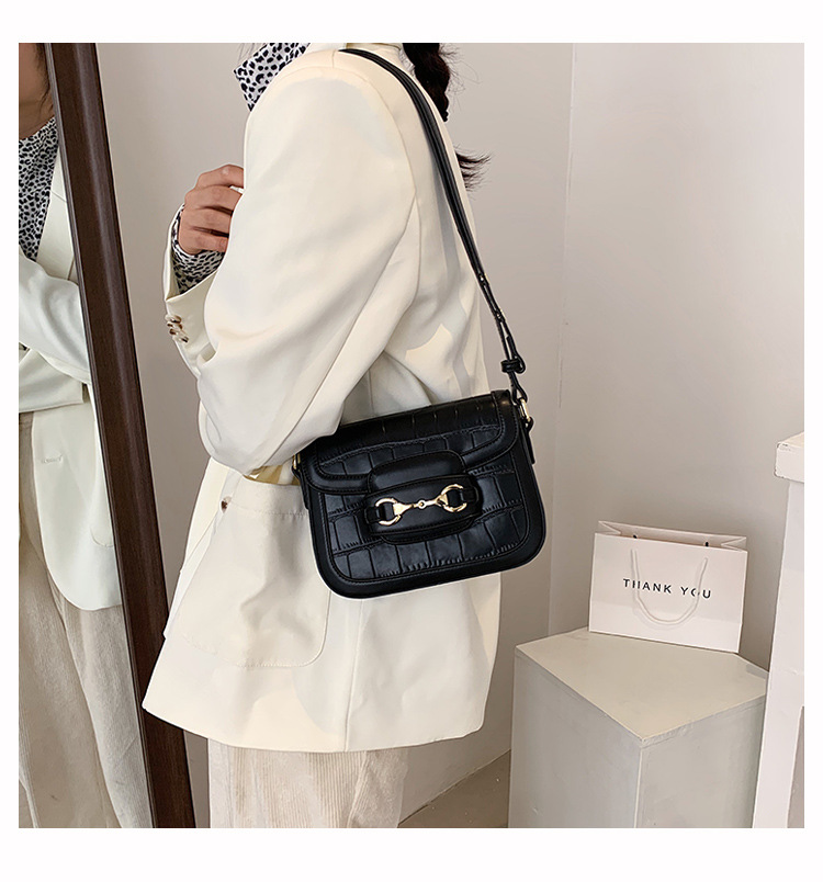 Women 2023 autumn and winter new fashion texture shoulder small square bag foreign style stone crossbody bag_voghion.com