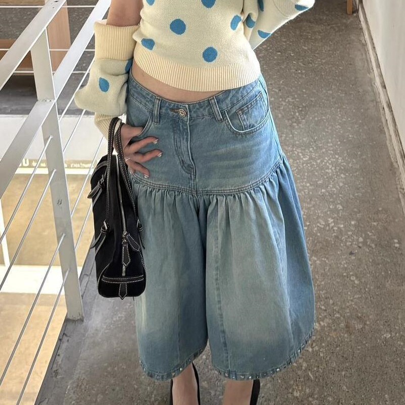 American Retro Style Plus-Size Washed Vintage Cut-Out Design Denim Capri Pants for Women, Loose Fit, Slimming Wide-Leg Mid-Length Pants American Retro Style Plus-Size Washed Vintage Cut-Out Design Denim Capri Pants for Women, Loose Fit, Slimming Wide-Leg Mid-Length Pants