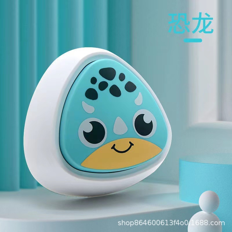 子供が高いカウンターを触ってジャンプして弾むことを奨励します。|undefined