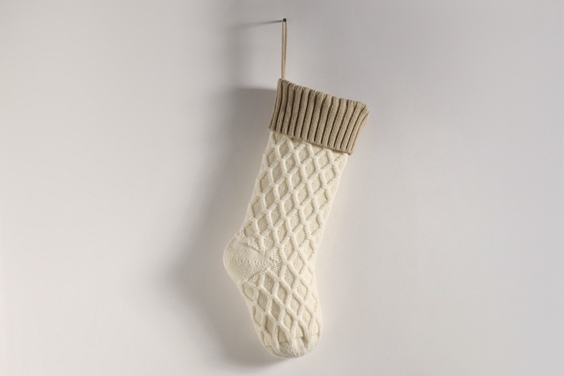 gift dcorativ itms, hom wall dcorations, candy bags, Christmas hanging socks, diamond shapd dottd lin, larg_voghion.com