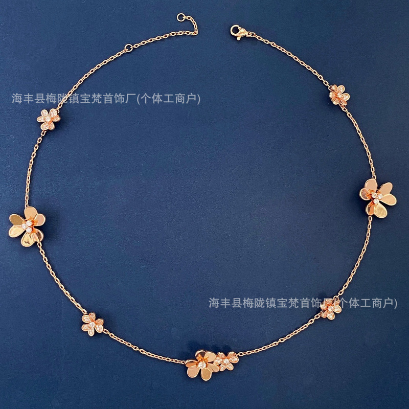 高版本幸运三叶草满钻项链女闪亮小众小仙女吊坠花朵锁骨链满天星|undefined