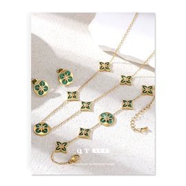 项链;耳钉;戒指