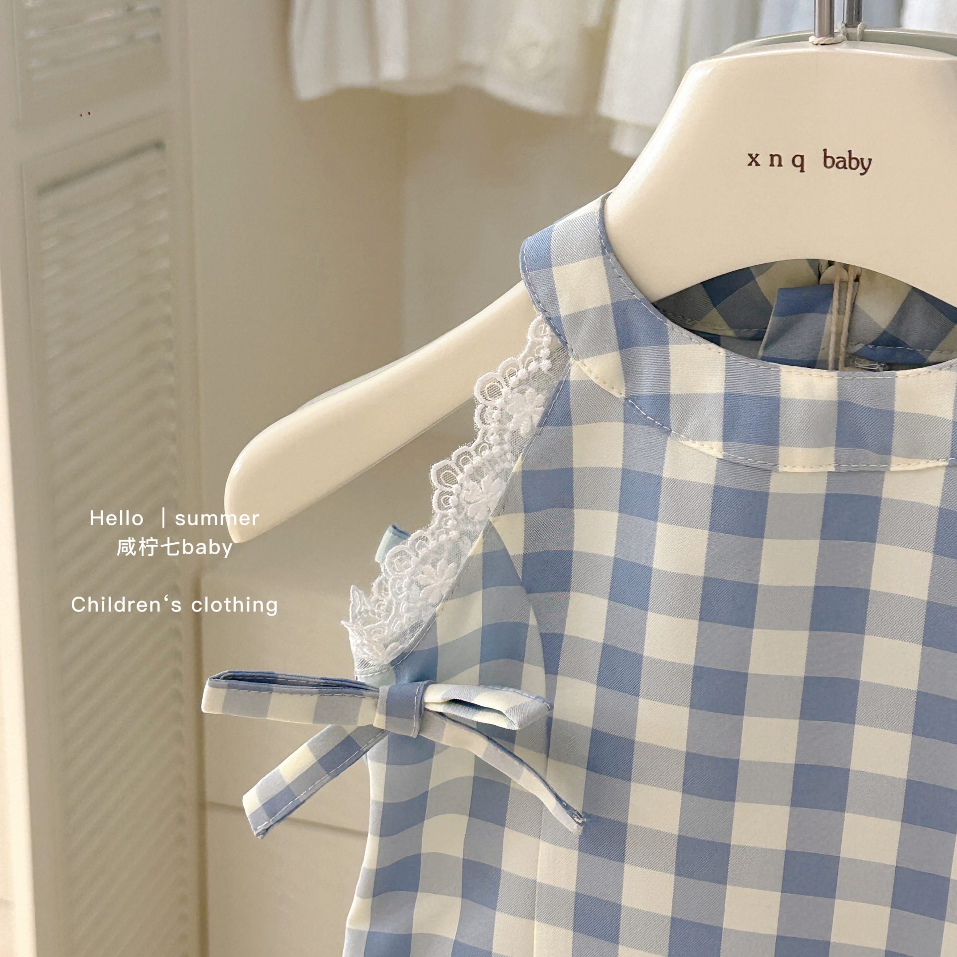 Xianning Seven Girls Verano Azul Heavy Industries Bordado Falda Moda para bebés Estilo occidental Falda de chaleco con cuello de muñeca para niños