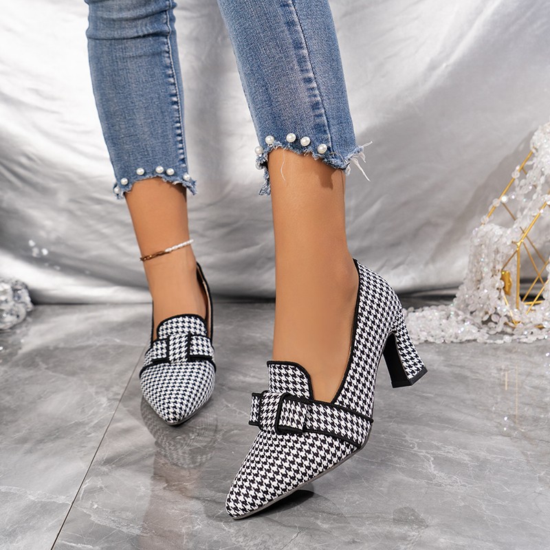 2024 Primavera Nuovo di Grandi Dimensioni del Commercio Estero Scarpe da Donna Stile Maturo Sub-Vamp Punta a Punta Tacchi Spessi Moda Singoli Pattini Delle Donne lz_voghion.com