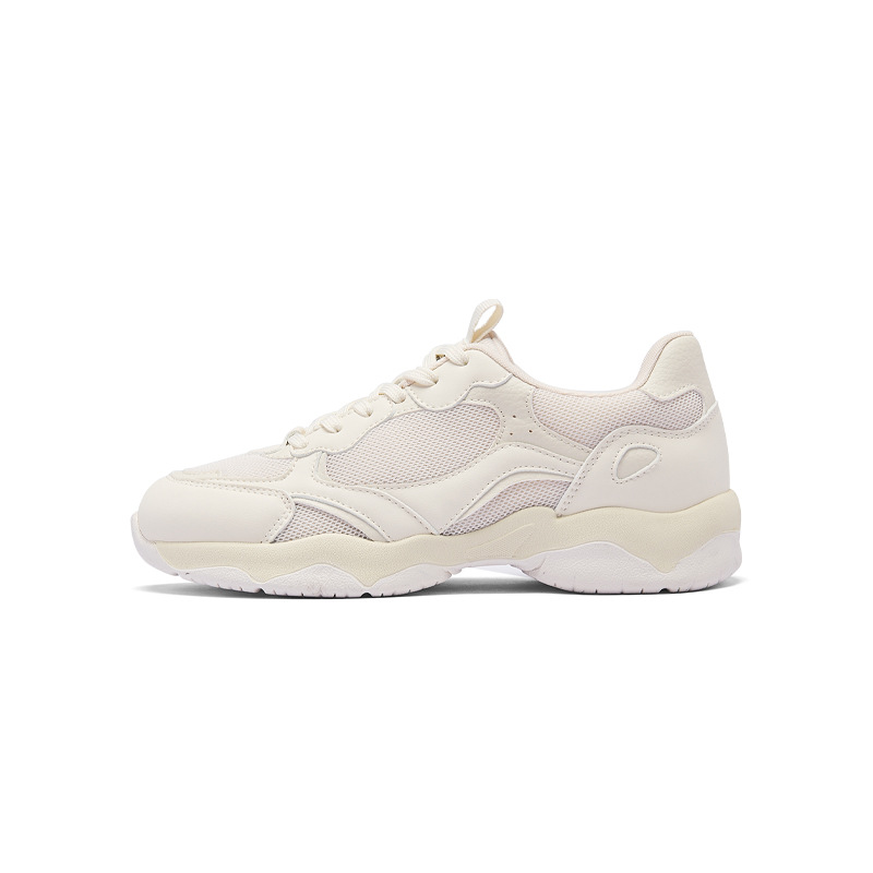 Zapatos de montaña para mujeres 2025 nuevos zapatos de montaña al aire libre de otoño con suela gruesa zapatos deportivos casuales blancos pequeños