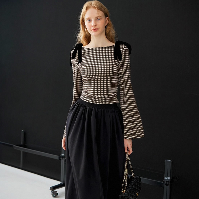 Good-Looking and Slim French Design Plaid Boat Neck Long-Sleeved Shirt 2025 Autum New Slim Fit Bell-Sleeved Top