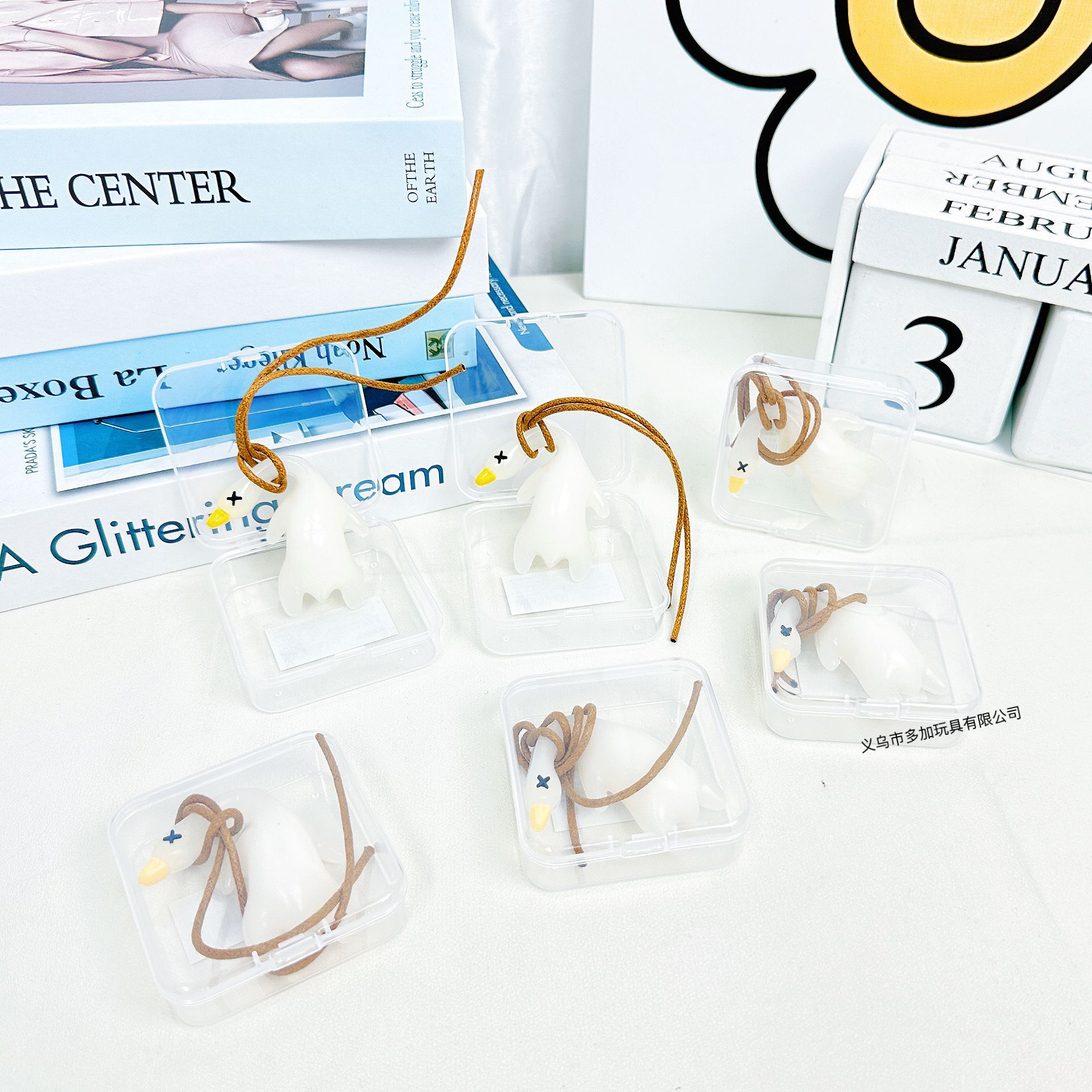 BBduck no tiene que cambiar de color, colgante de pato asado, estilo explosivo, colgante de coche creativo, sensor de luz ultravioleta, cambio de color, juego para niños