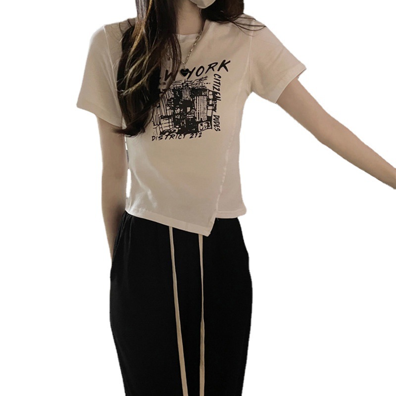 ギャル風デザイン感の短いtシャツは夏の2024の新商品が不規則で、大衆ins半袖上着の女性ブームです。
