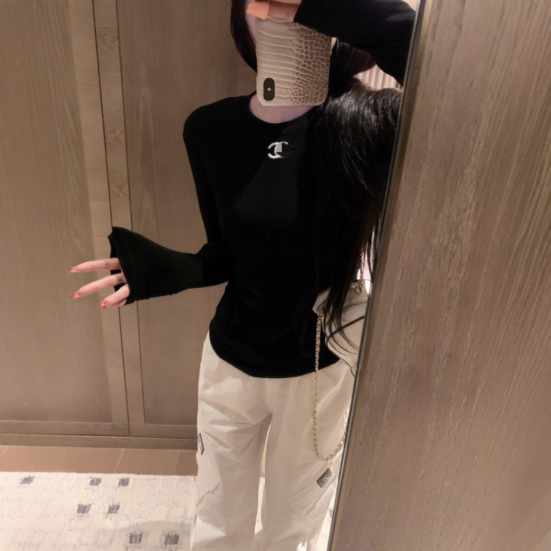 Xiaoxiangfeng 2025 Autumn/Winter New White Stand Collar Slim Fit Long Sleeve T-Shirt for Women, Slimming and Pure Base Layer Top Xiaoxiangfeng 2025 Autumn/Winter New White Stand Collar Slim Fit Long Sleeve T-Shirt for Women, Slimming and Pure Base Layer Top