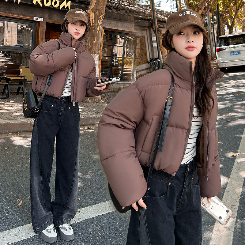 European and American Style High-Waisted Polyester Cotton Padded Coat for Women, New Fashion Stand-Up Collar, Zipper Pockets, Elastic Hem Cotton Coat for Women European and American Style High-Waisted Polyester Cotton Padded Coat for Women, New Fashion Stand-Up Collar, Zipper Pockets, Elastic Hem Cotton Coat for Women