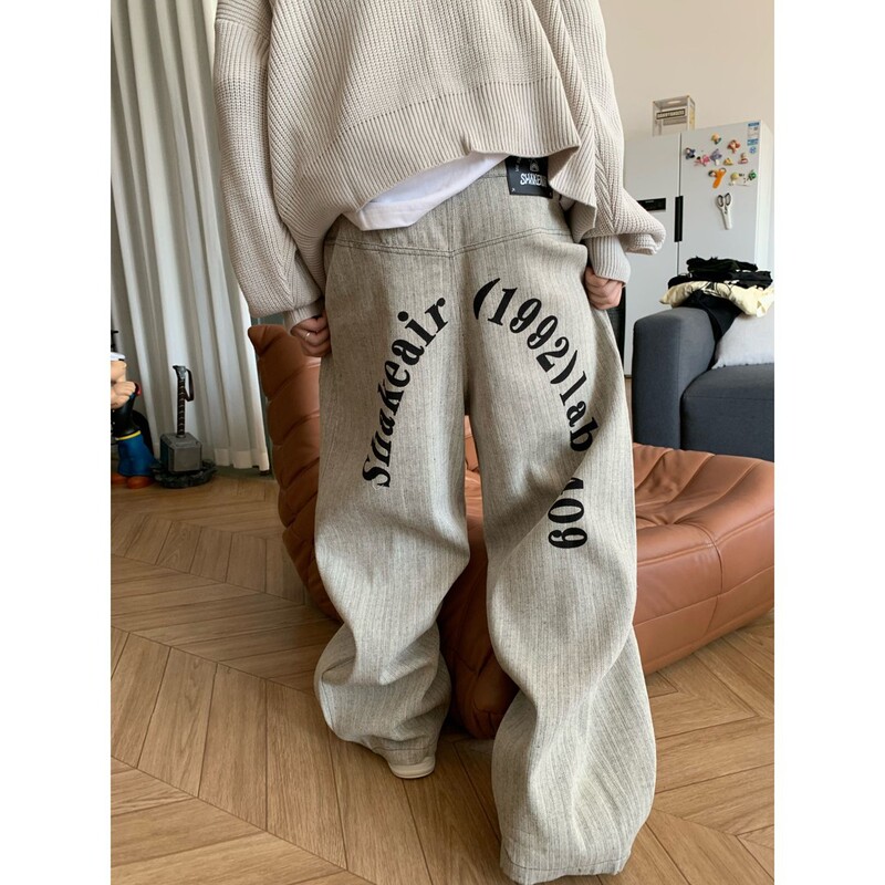 Gray Vertical Stripe Letter Print Jeans for Men, Loose Straight Wide-Leg Pants, American Style Reverse-Wear Design, Scimitar Pants