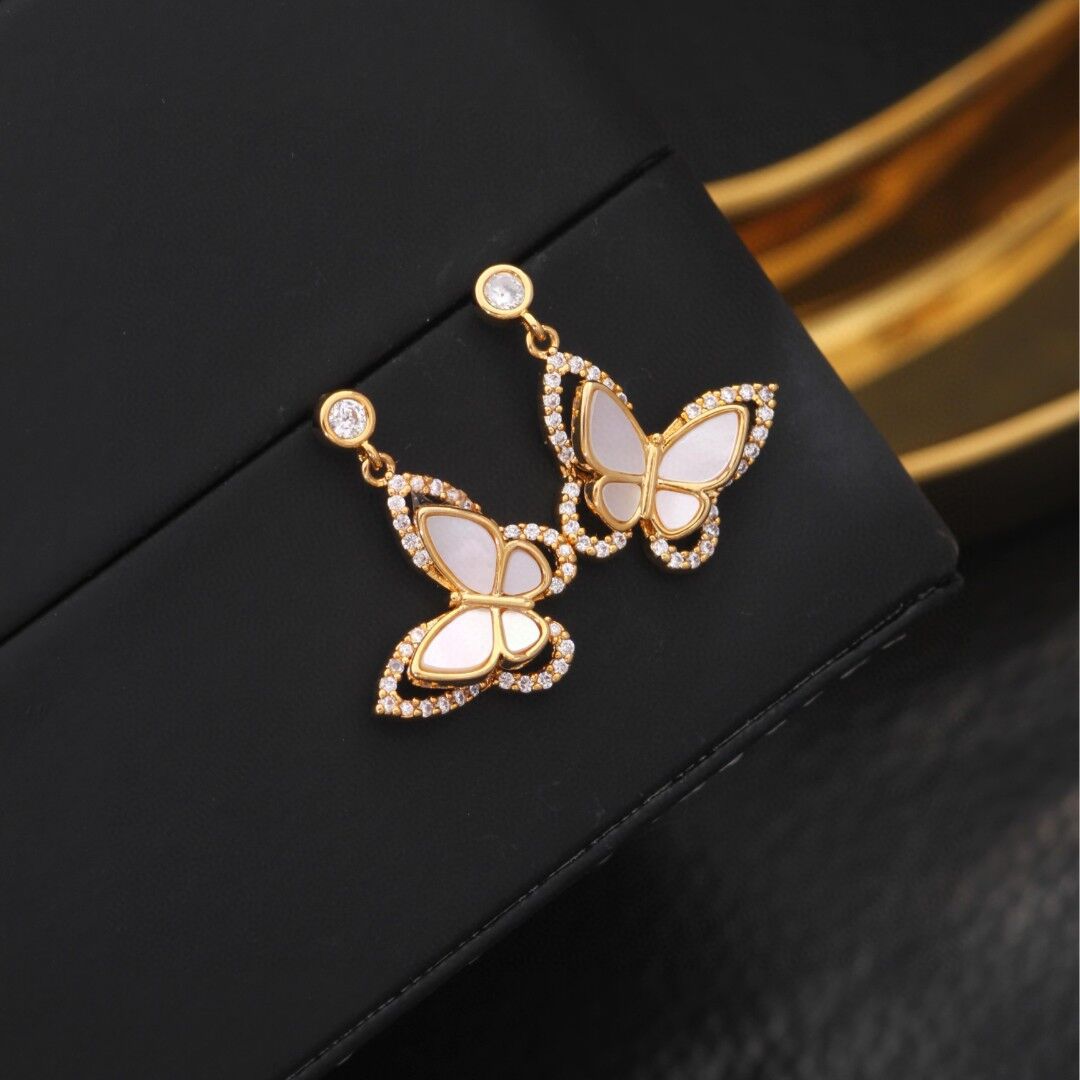 《高版本不掉色18k金厚度0.05+電泳+拋數++4》白貝殼滿鑽蝴蝶耳環