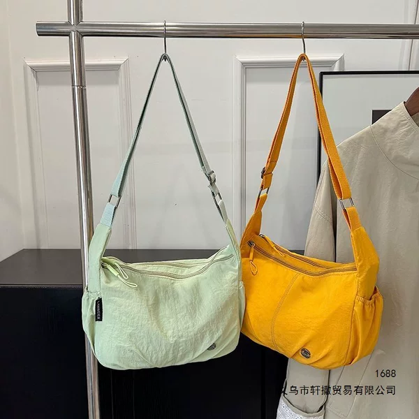 2026 new cross-border Japanese-style women's trendy nylon shoulder bag, fashionable, simple, casual, and lightweight