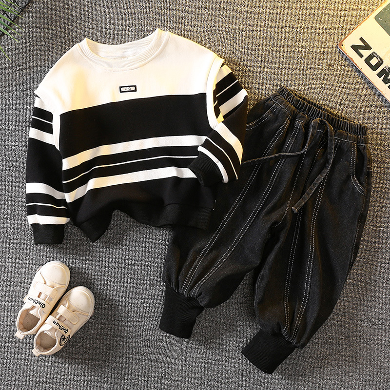 6084 traje de niño 2024 nueva ropa de primavera y otoño bebé ropa de moda roja neta suéter de otoño para niños de dos piezas