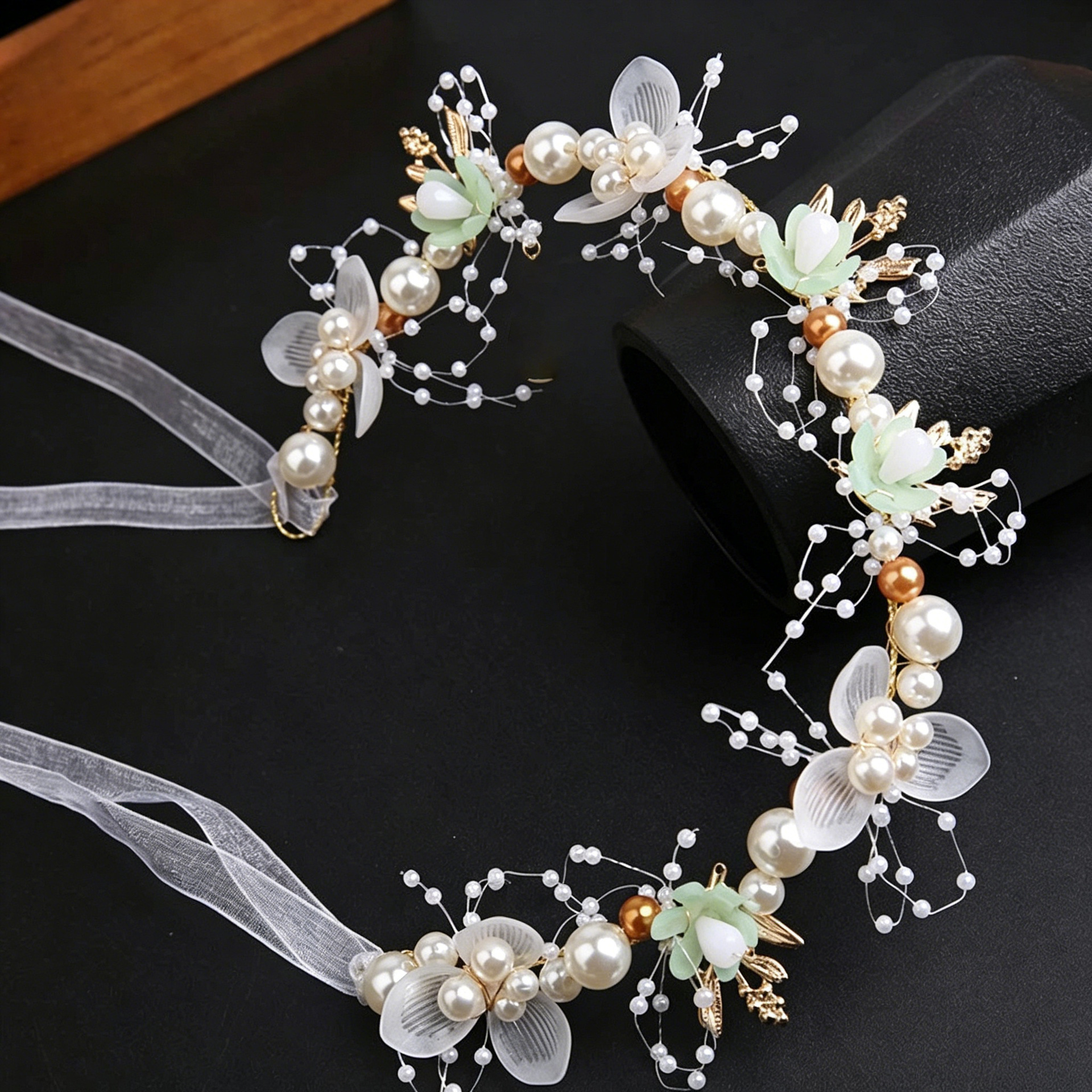 Diadema con corona de flores rosas estilo bosque, corona floral con perlas, corona nupcial, hermosa hecha a mano al estilo europeo. image 10