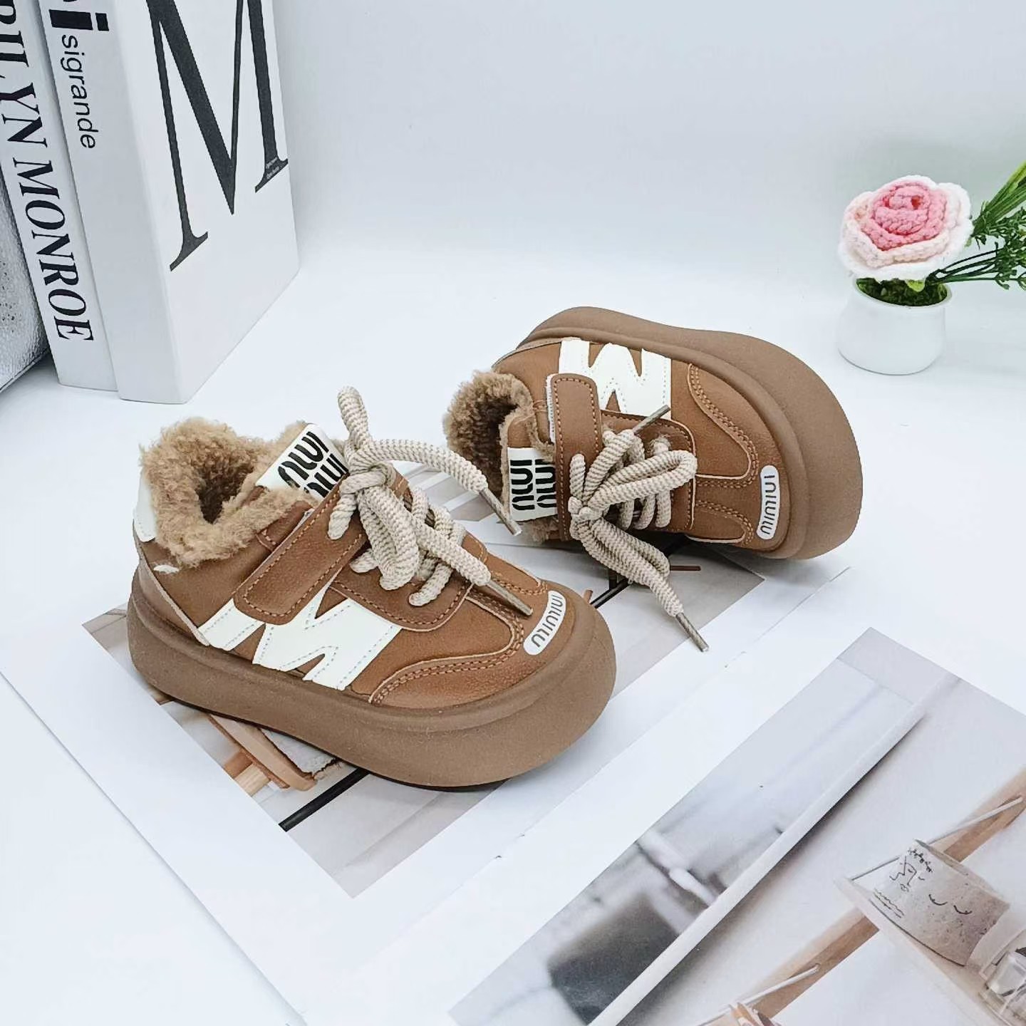 2025 invierno nuevos zapatos casuales para niños zapatos para niños zapatos para padres zapatos para niños mayores zapatos para correr zapatos de lana para niños