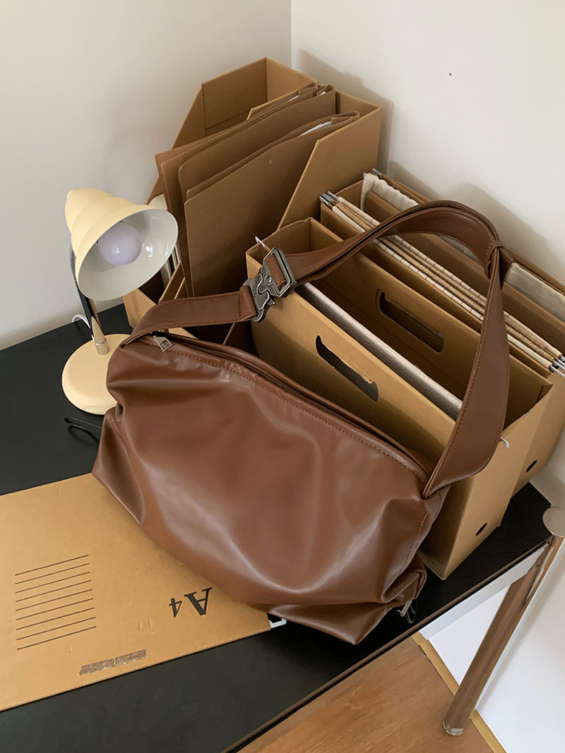 Versione coreana per le donne con grande capacità, nuova borsa tote plissettata 2024, tracolla larga casual di alta qualità per pendolari_voghion.com