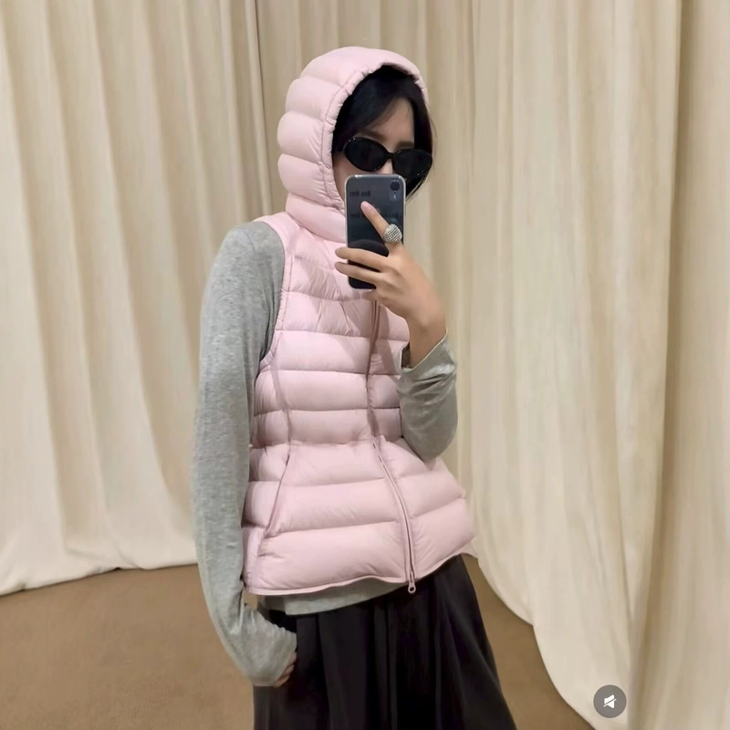 26 hooded ribbed down vest for women, 90% white duck down, new winter style, hooded sleeveless waist-cinching top 26 hooded ribbed down vest for women, 90% white duck down, new winter style, hooded sleeveless waist-cinching top