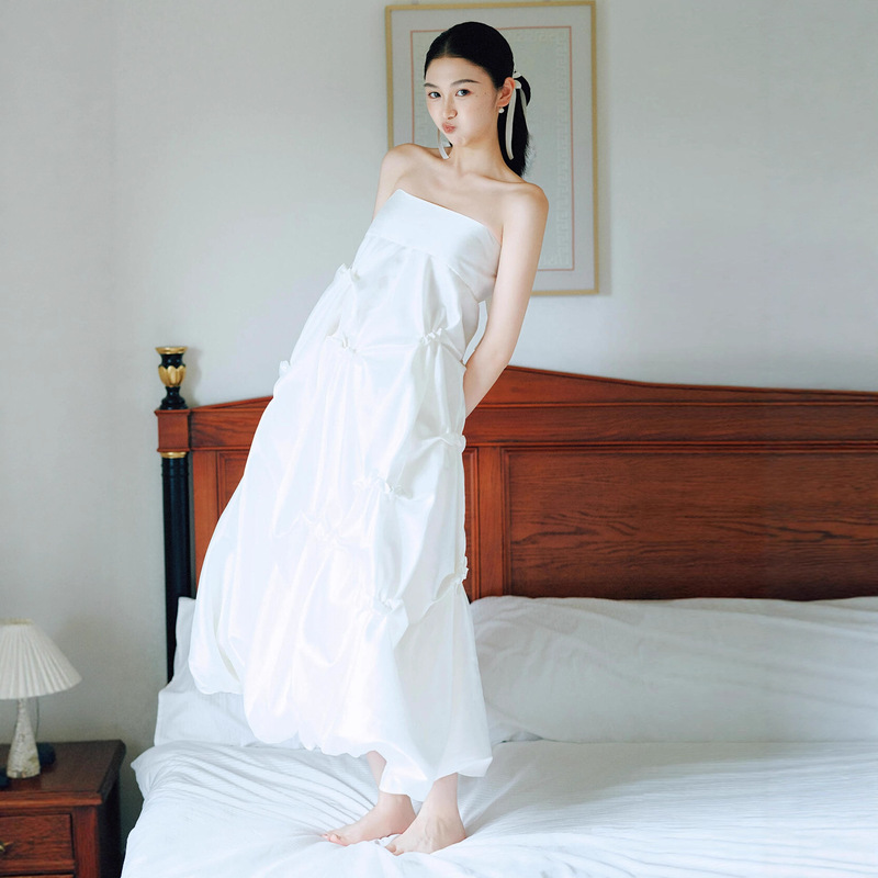 法式晨袍女新娘高级感缎面轻婚纱小众轻奢出门纱订婚白色抹胸礼服|undefined